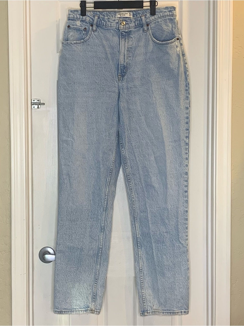 Abercrombie & Fitch The 90s Straight Ultra High Rise Distressed Hem Size 14 XL